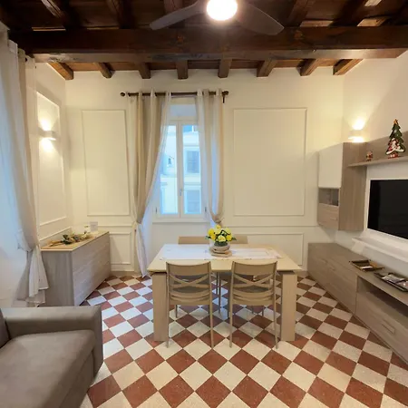 Bocaccio's - 2 Min From Trevi Fountain Roma