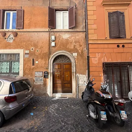 Apartment Bocaccio's - 2 Min From Trevi Fountain Rom