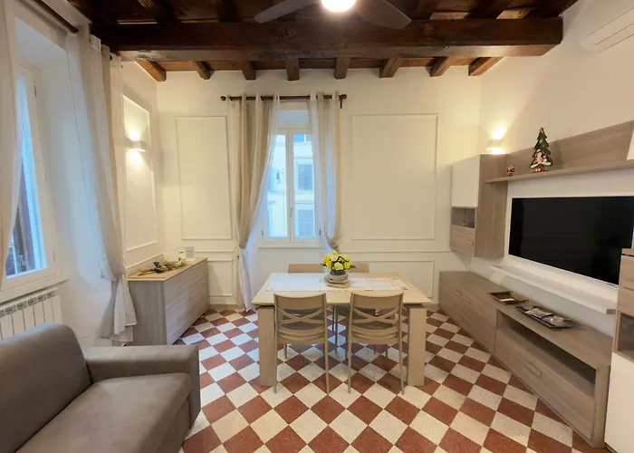 Bocaccio's - 2 Min From Trevi Fountain Roma